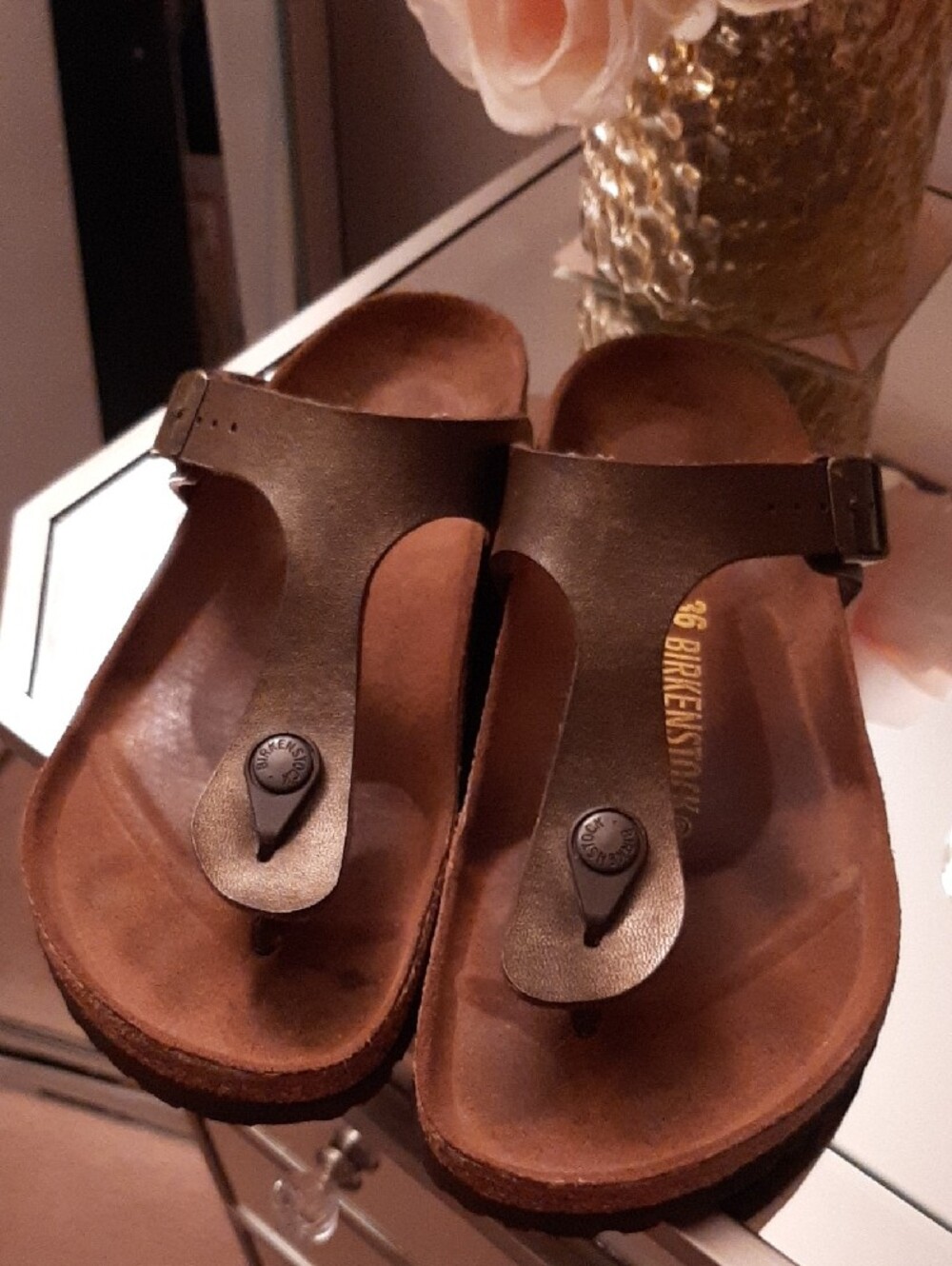 Birkenstock Gizeh Women’s Metallic Brown Leather Thong Sandals 36
